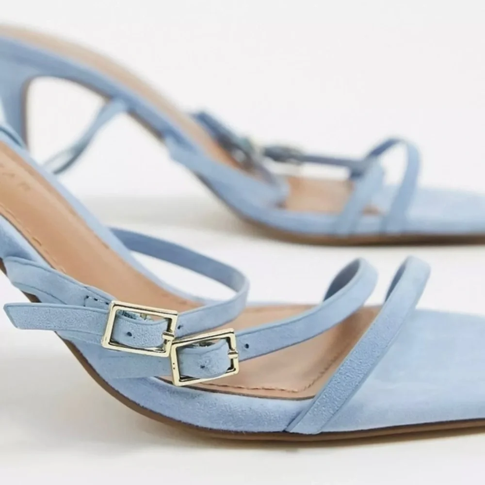 Who What Wear Buckle Straps Heeled Sandals Blue Leather